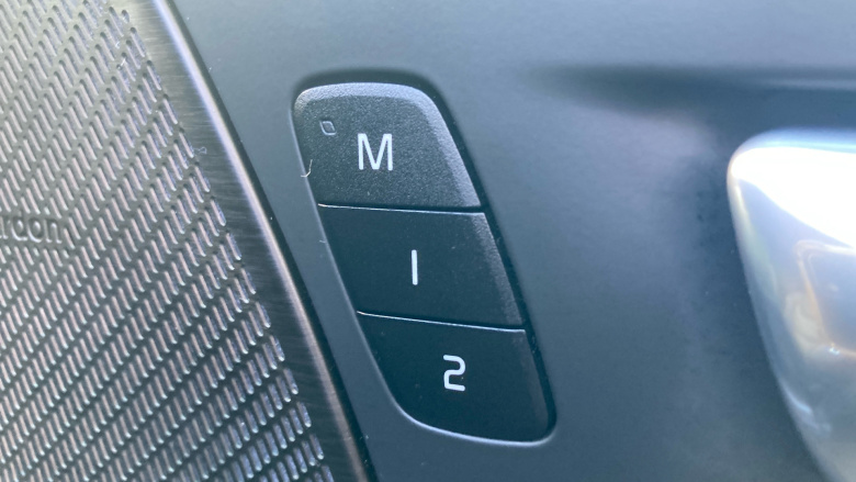 Volvo XC60 2.0 T6 [350] RC PHEV Plus Dark 5dr AWD Geartronic Estate